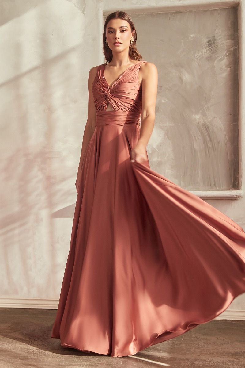 Load video: Indulge in sultry sophistication with our fitted gown—an embodiment of allure and intrigue.