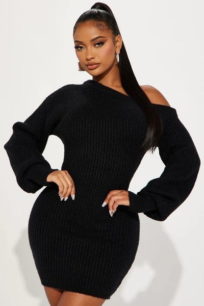 Schwarzes Pullover-Minikleid